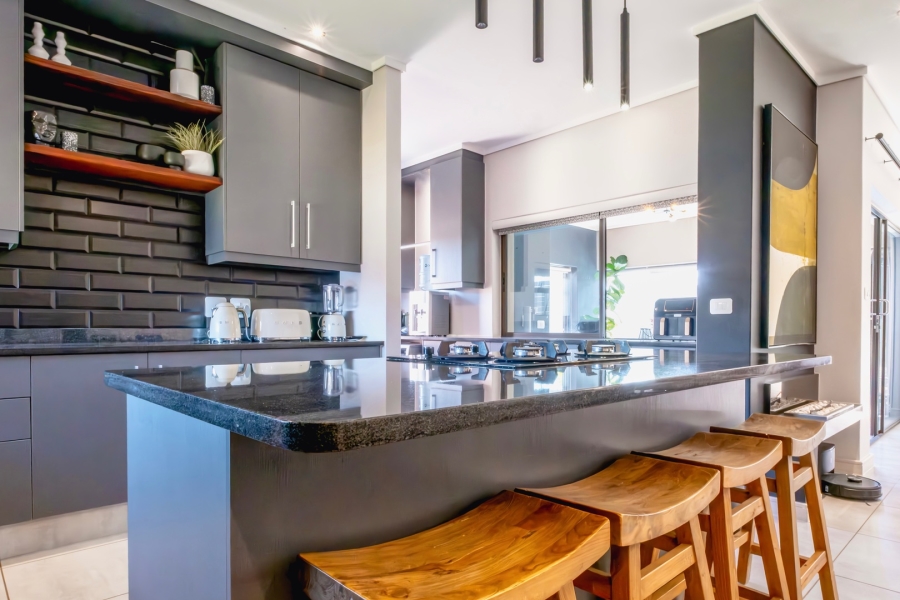 4 Bedroom Property for Sale in Earls Court Lifestyle Estate Western Cape